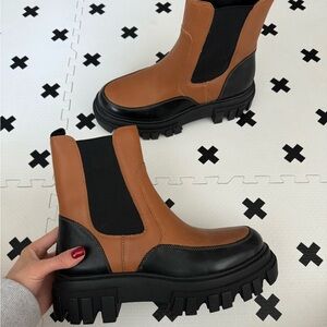 Brand new Marc Fisher Morgan Boots